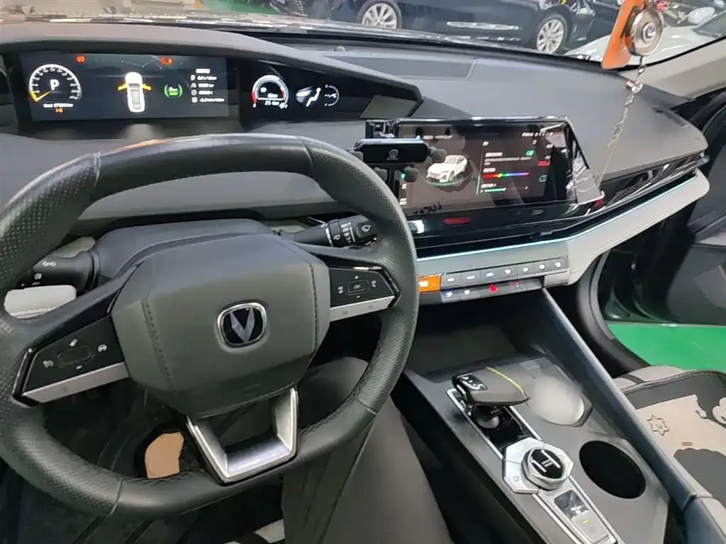 Changan UNI-V iDD 2023 из CN, фото 4