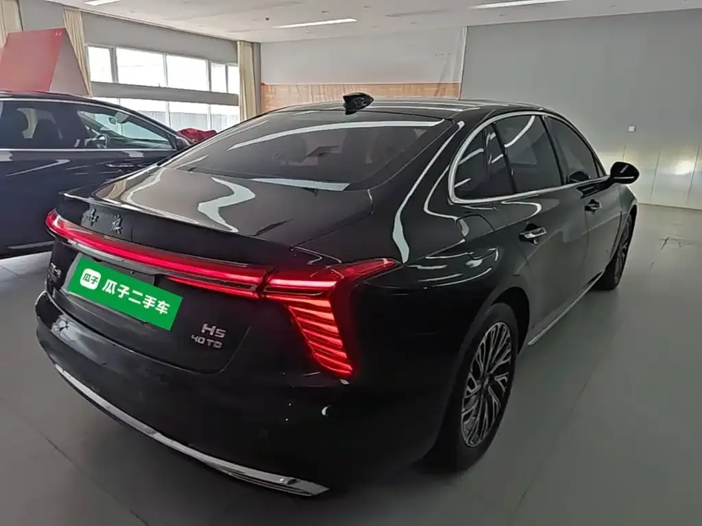 Hongqi H5 — фото 6