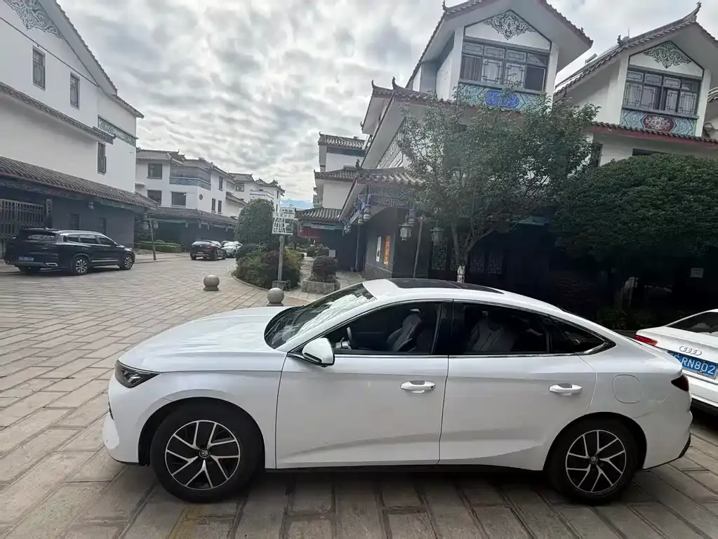 BYD Qin L — фото 7