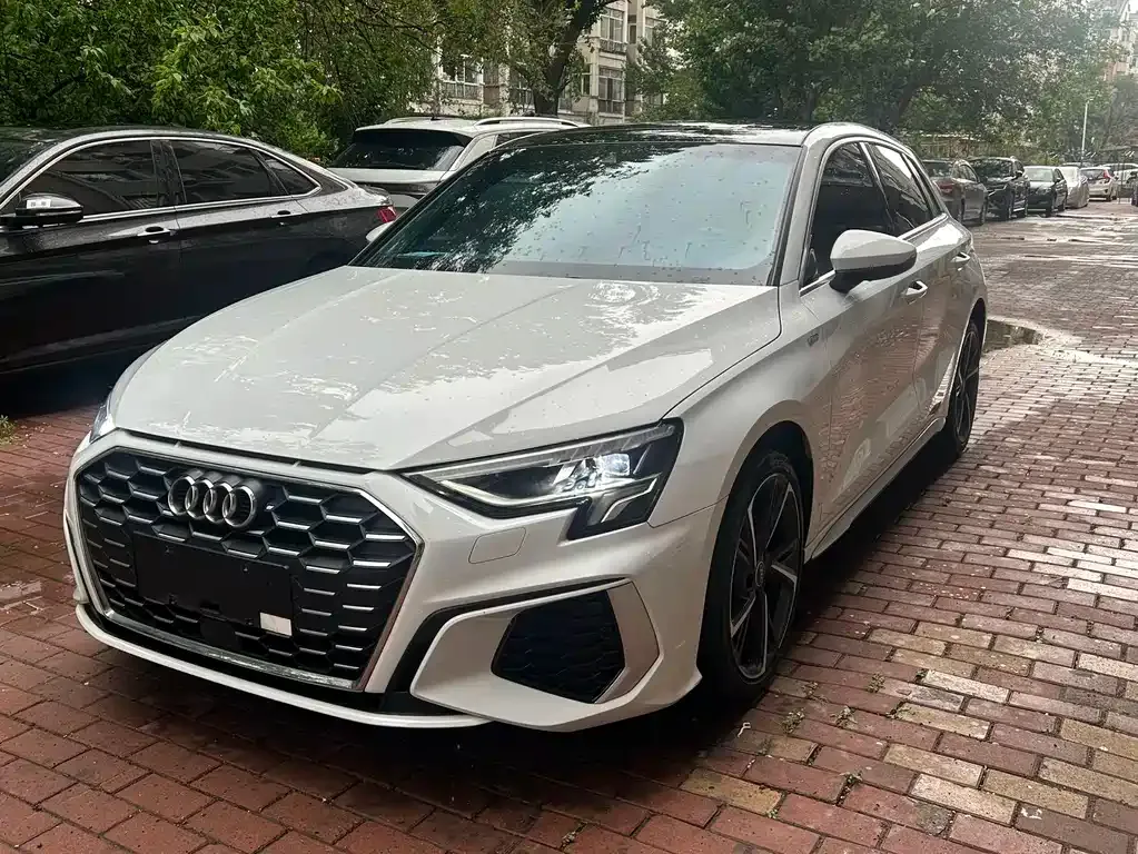 Audi A3 — фото 1