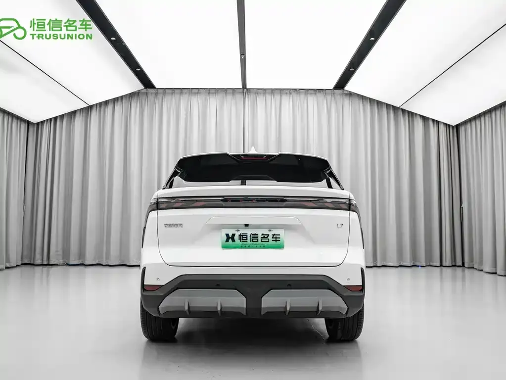 Geely Galaxy L7 — фото 8