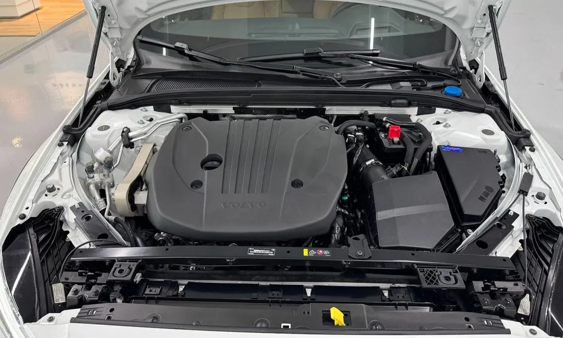Volvo V60 2025 из KR, фото 5