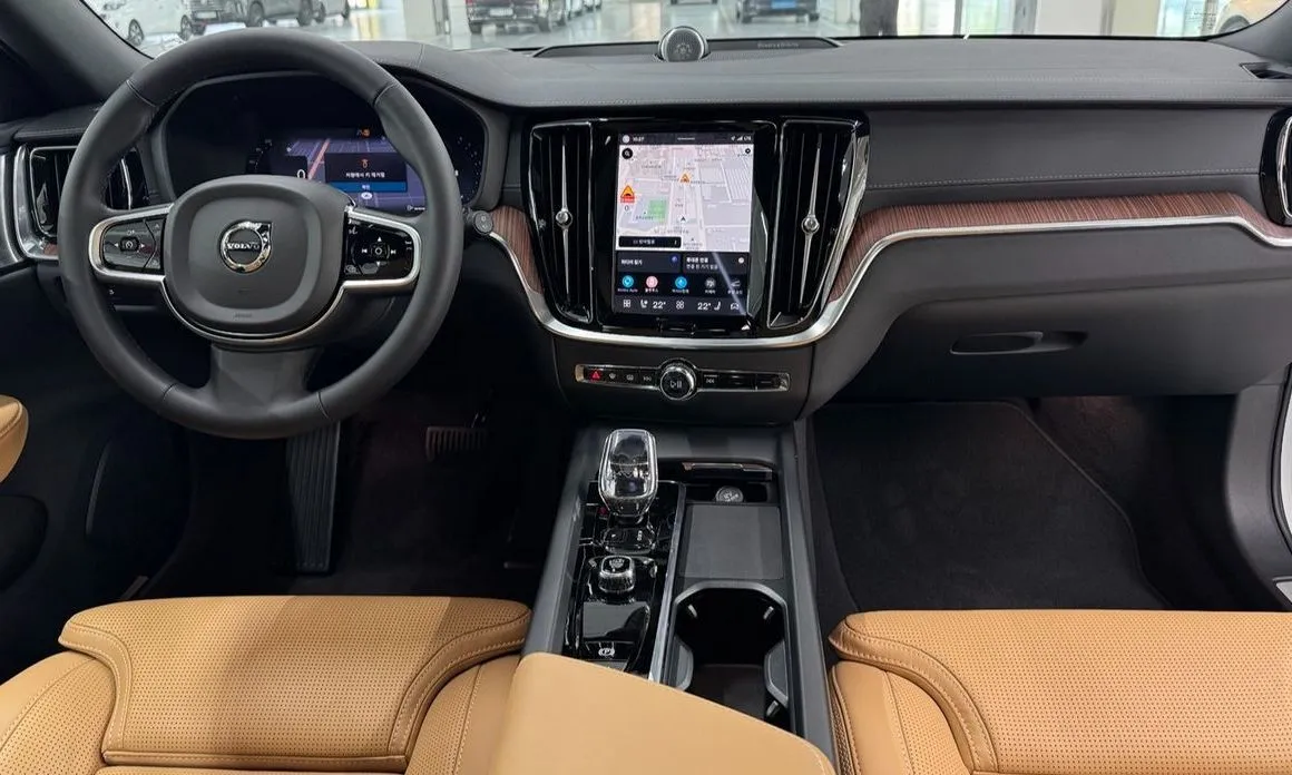 Volvo V60 2025 из KR, фото 7
