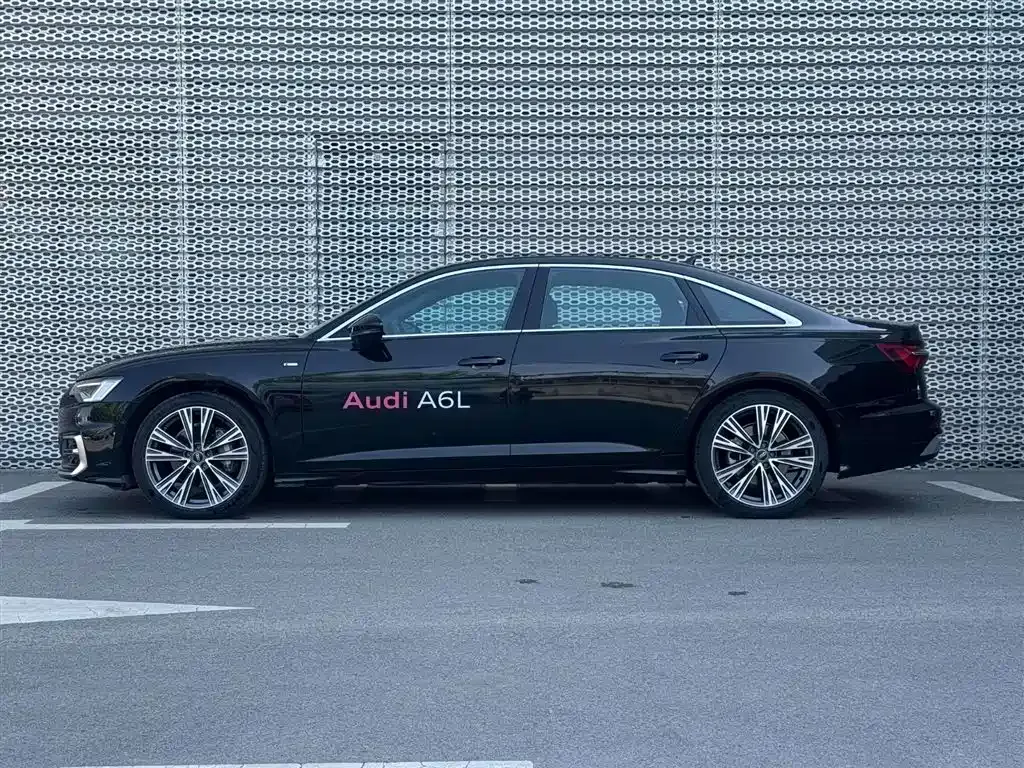 Audi A6L — фото 5