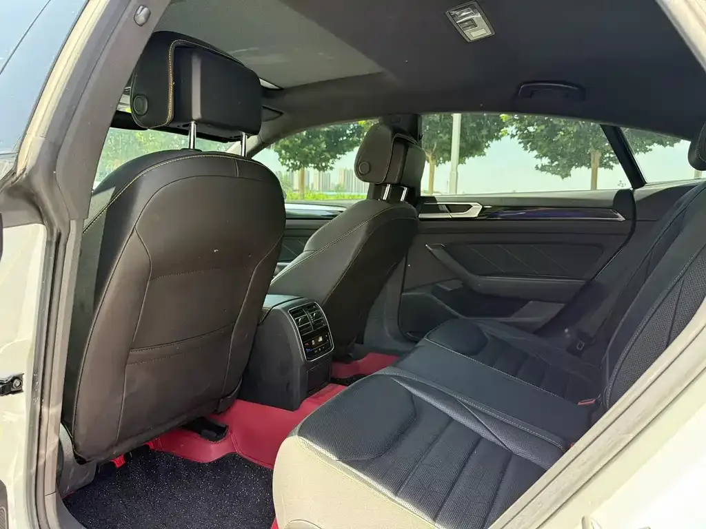 Volkswagen CC 2023 из CN, фото 8