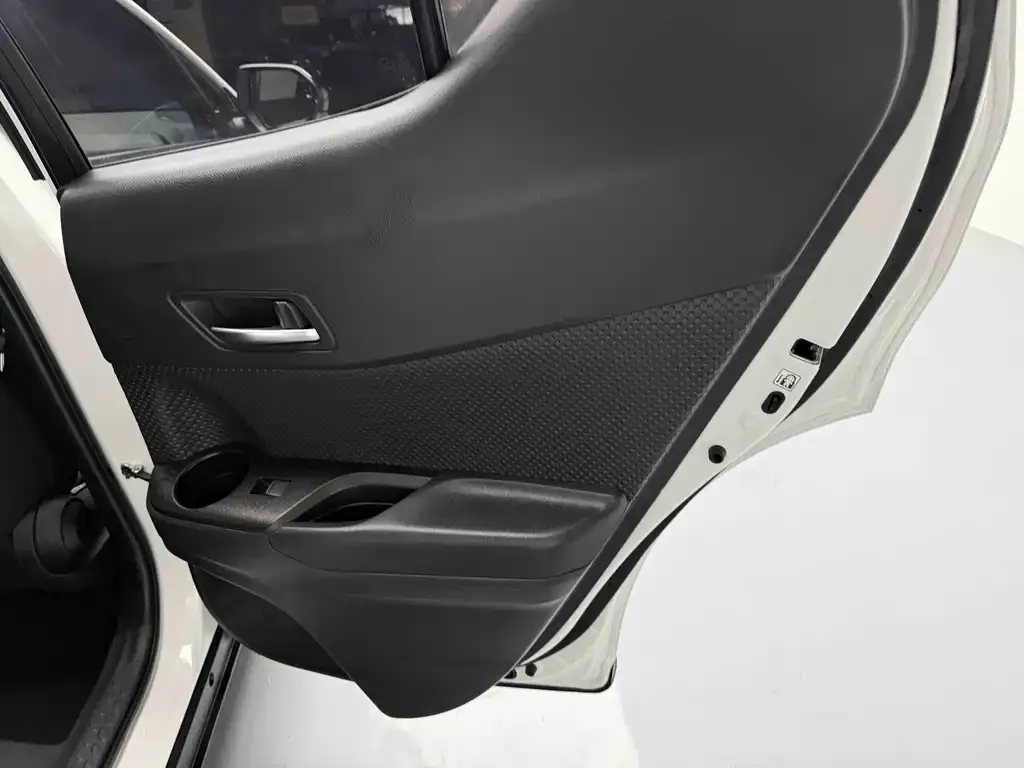 Toyota C-HR 2023 из CN, фото 6