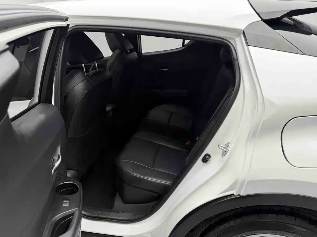 Toyota C-HR 2023 из CN, фото 5