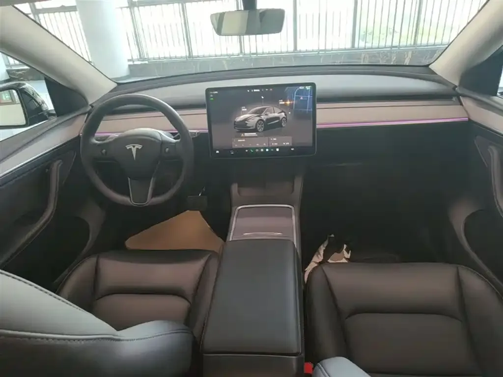 Tesla Model Y — фото 3