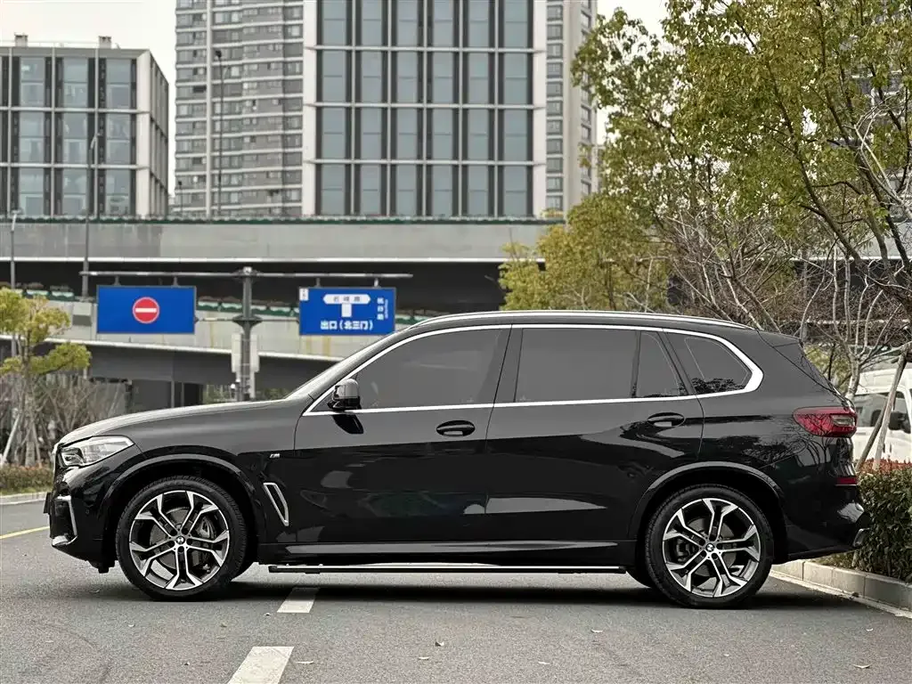 BMW X5 — фото 7