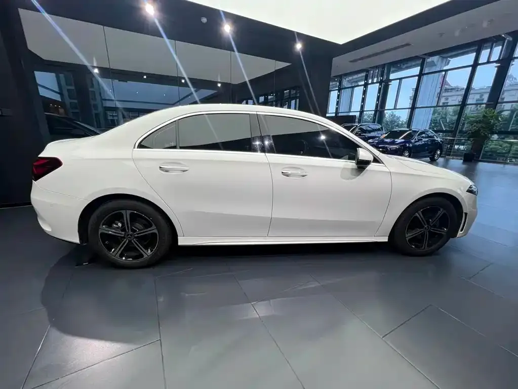 Mercedes-Benz A-Class — фото 9
