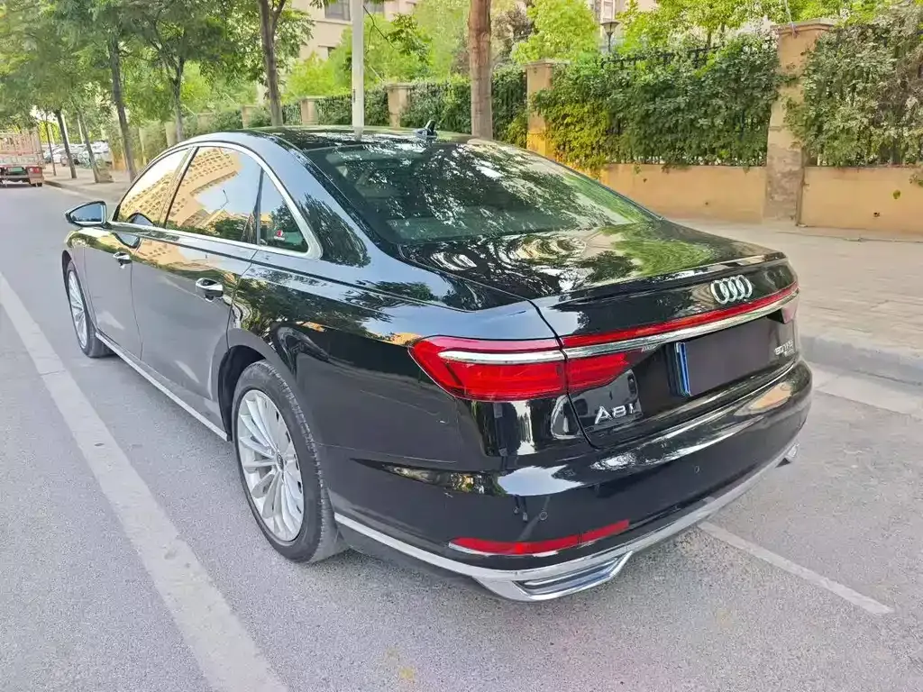 Audi A8 2021 из CN, фото 7
