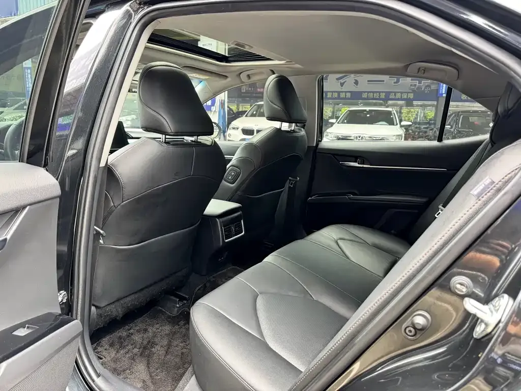 Toyota Camry 2023 из CN, фото 9