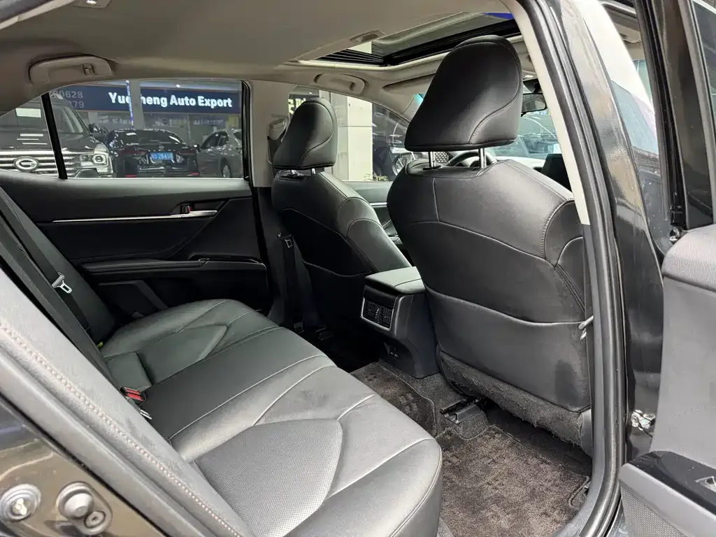Toyota Camry 2023 из CN, фото 7