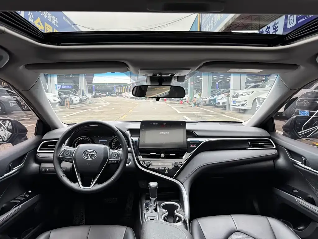 Toyota Camry 2023 из CN, фото 3