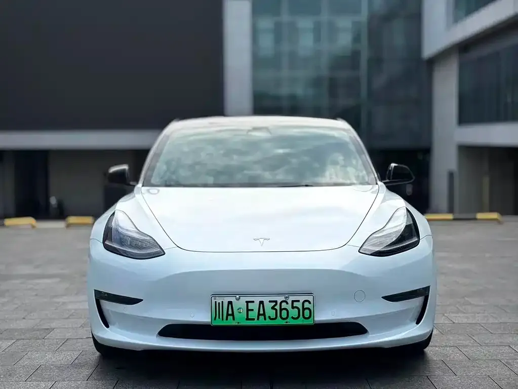 Tesla Model 3 — фото 3