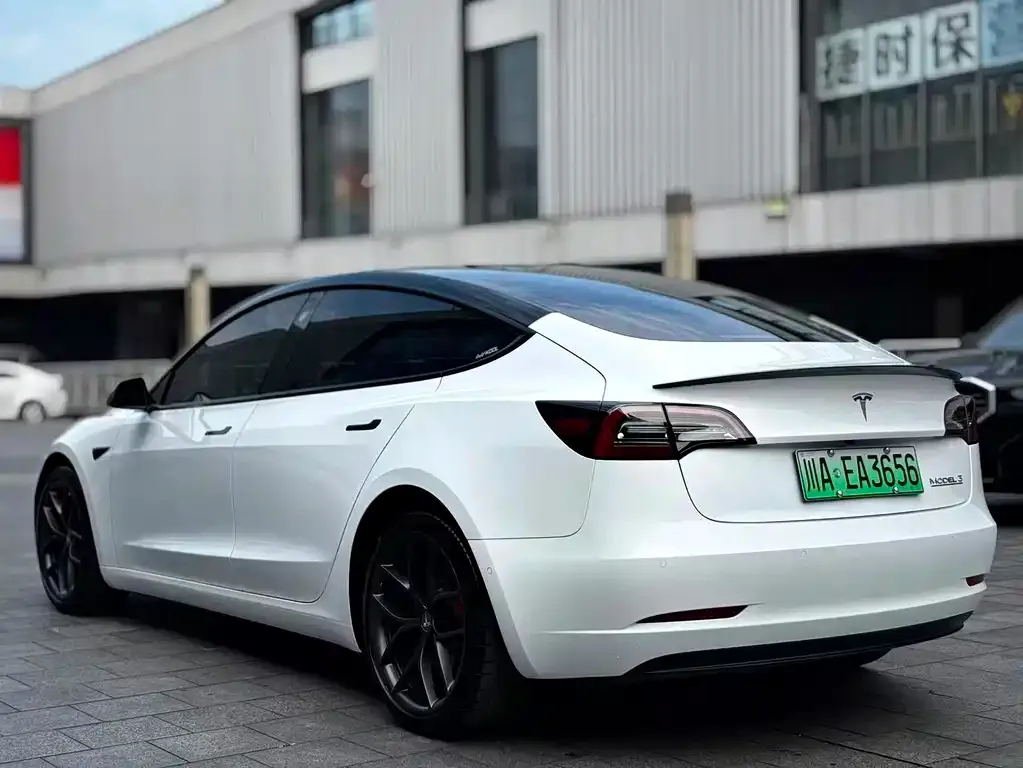 Tesla Model 3 — фото 6