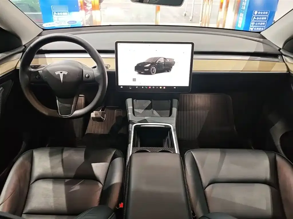 Tesla Model Y — фото 2