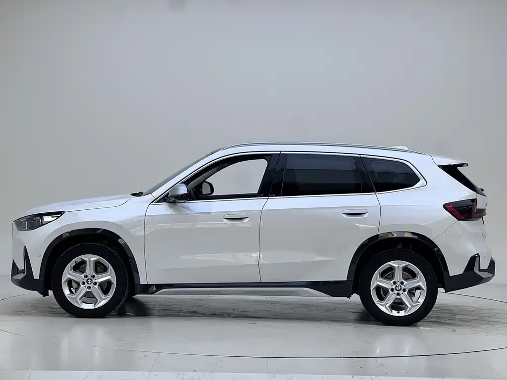 BMW X1 — фото 9