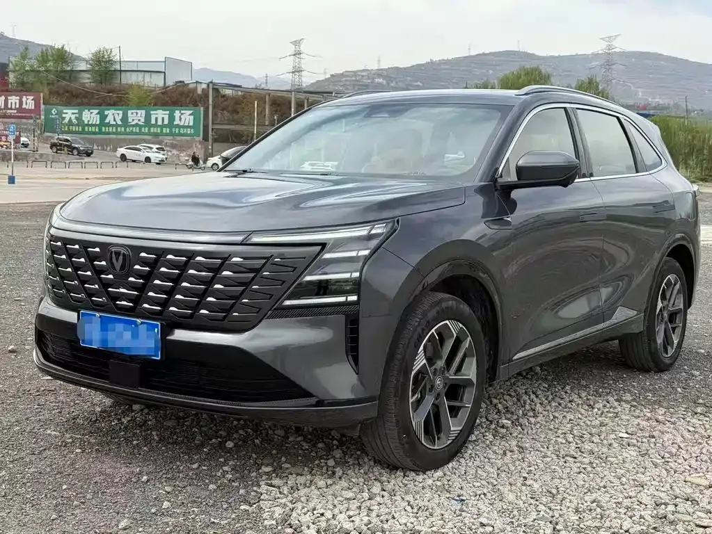 Changan CS75PLUS — фото 1