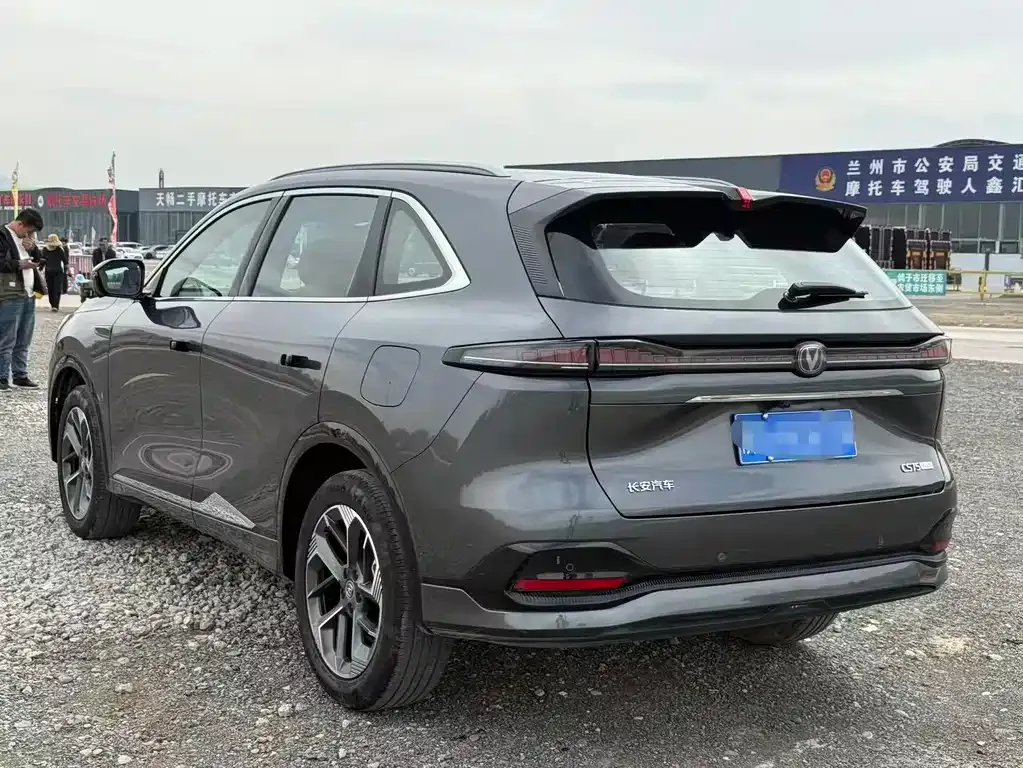 Changan CS75PLUS — фото 10
