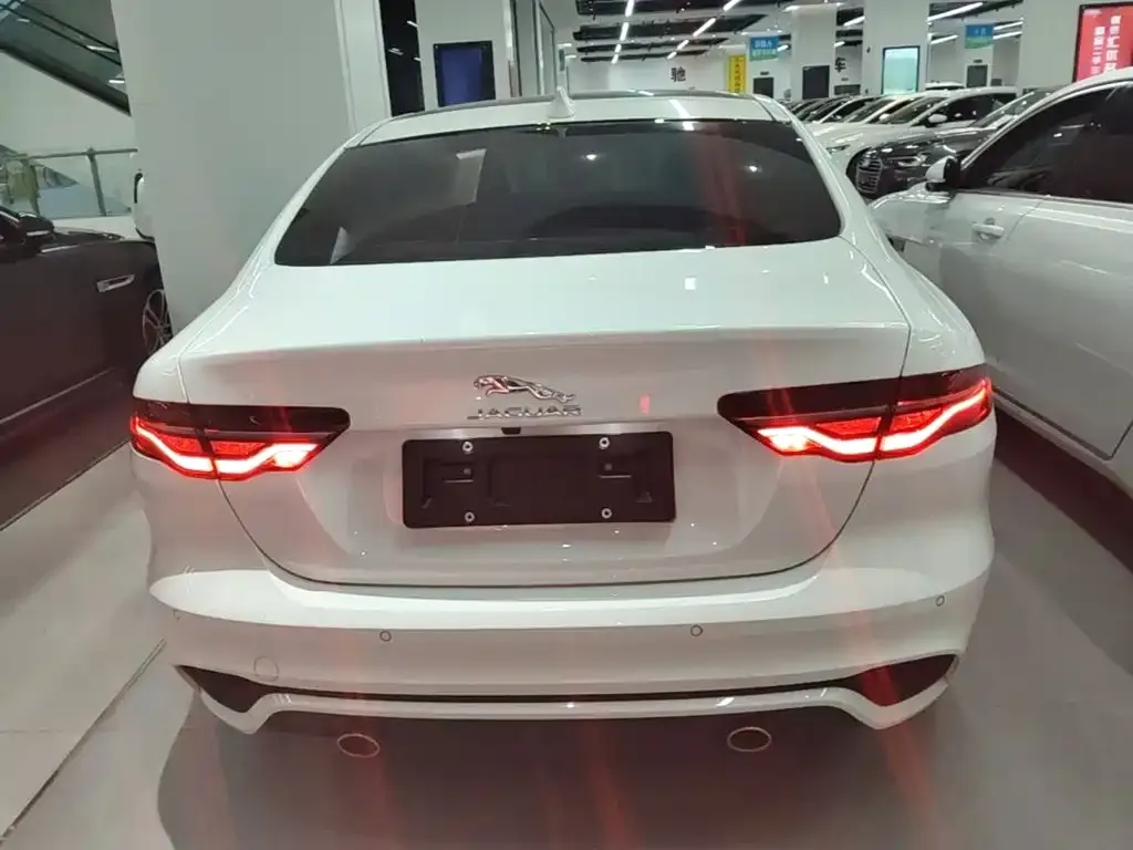 Jaguar XEL — фото 10