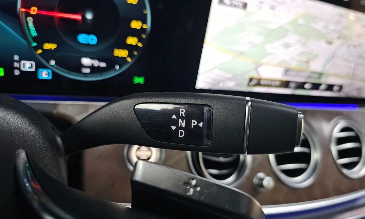 Mercedes-Benz E-Class 2023 из KR, фото 2