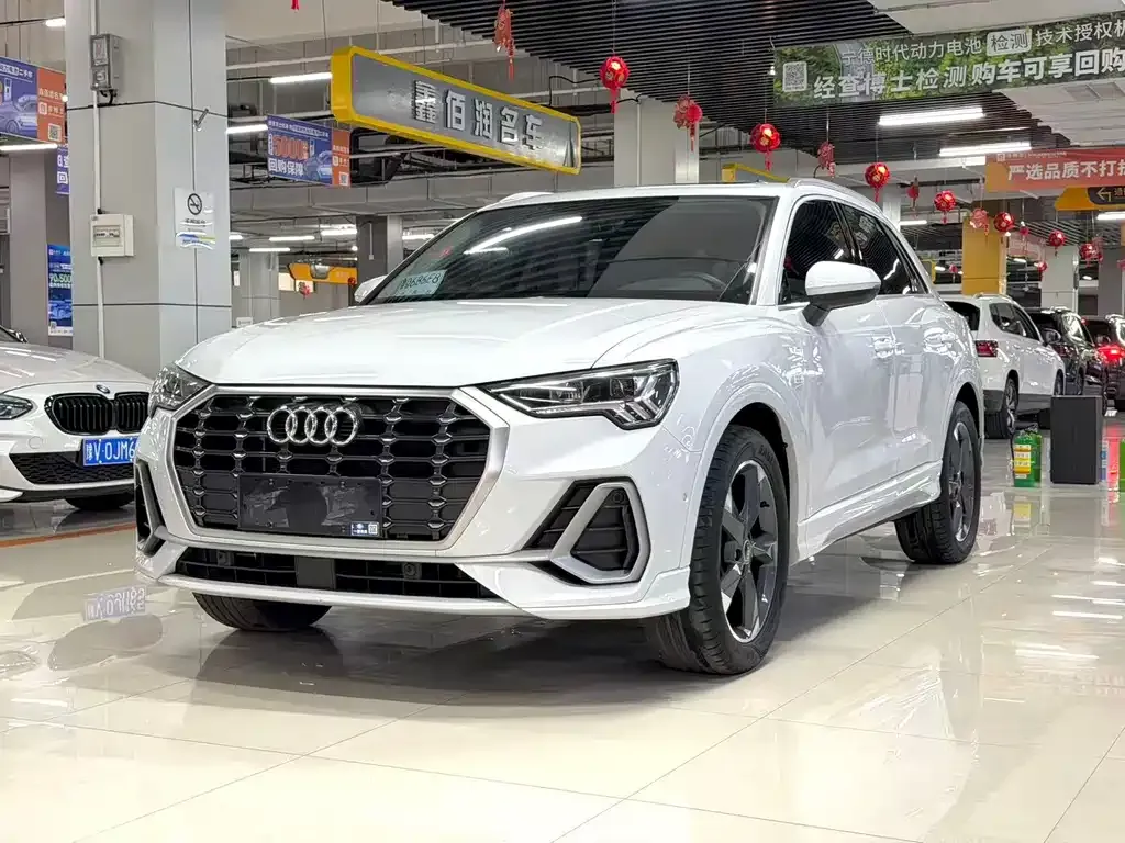 Audi Q3 — фото 1