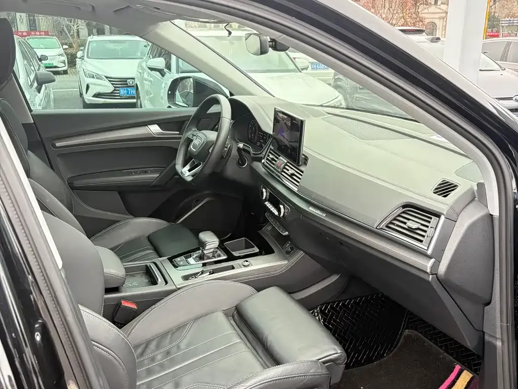 Audi Q5L 2022 из CN, фото 4