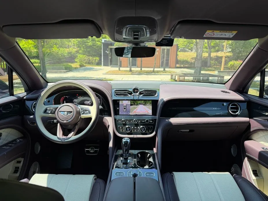 Bentley Bentayga 2024 из KR, фото 4