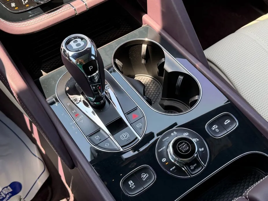 Bentley Bentayga 2024 из KR, фото 7