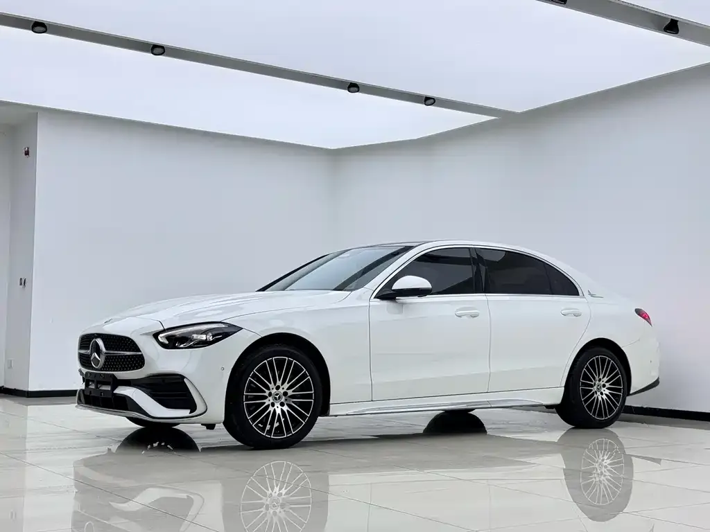 Mercedes-Benz C-Class — фото 1