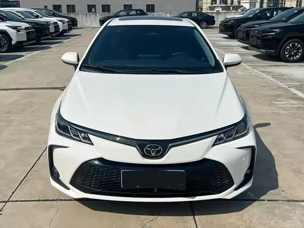 Toyota Corolla — фото 8