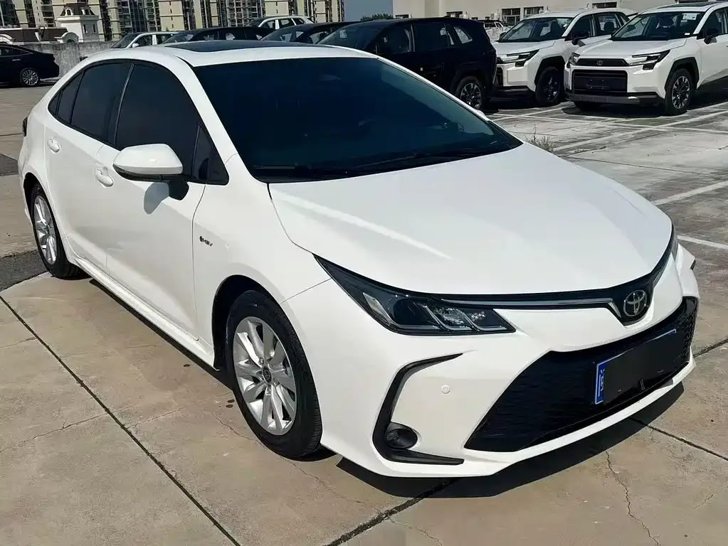 Toyota Corolla — фото 6