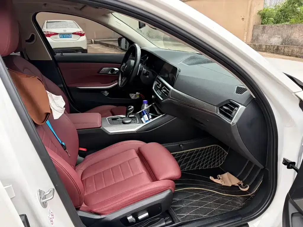 BMW 3 Series 2021 из CN, фото 4