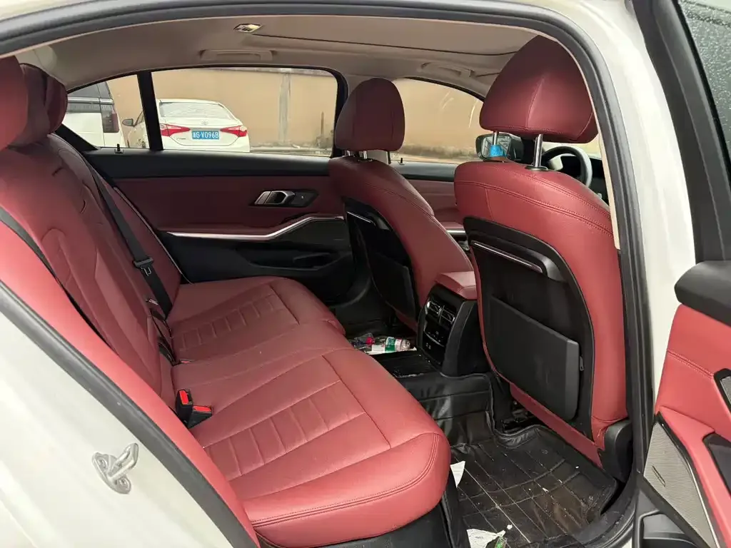 BMW 3 Series 2021 из CN, фото 2