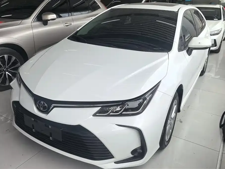 Toyota Corolla — фото 1