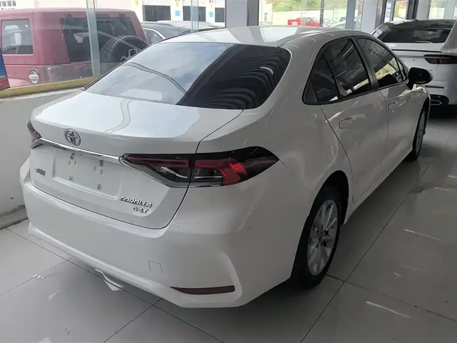 Toyota Corolla — фото 3