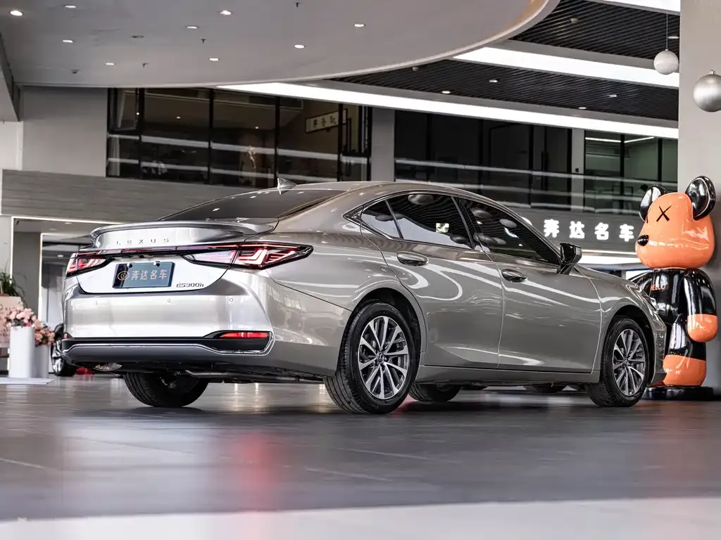 Lexus ES — фото 2