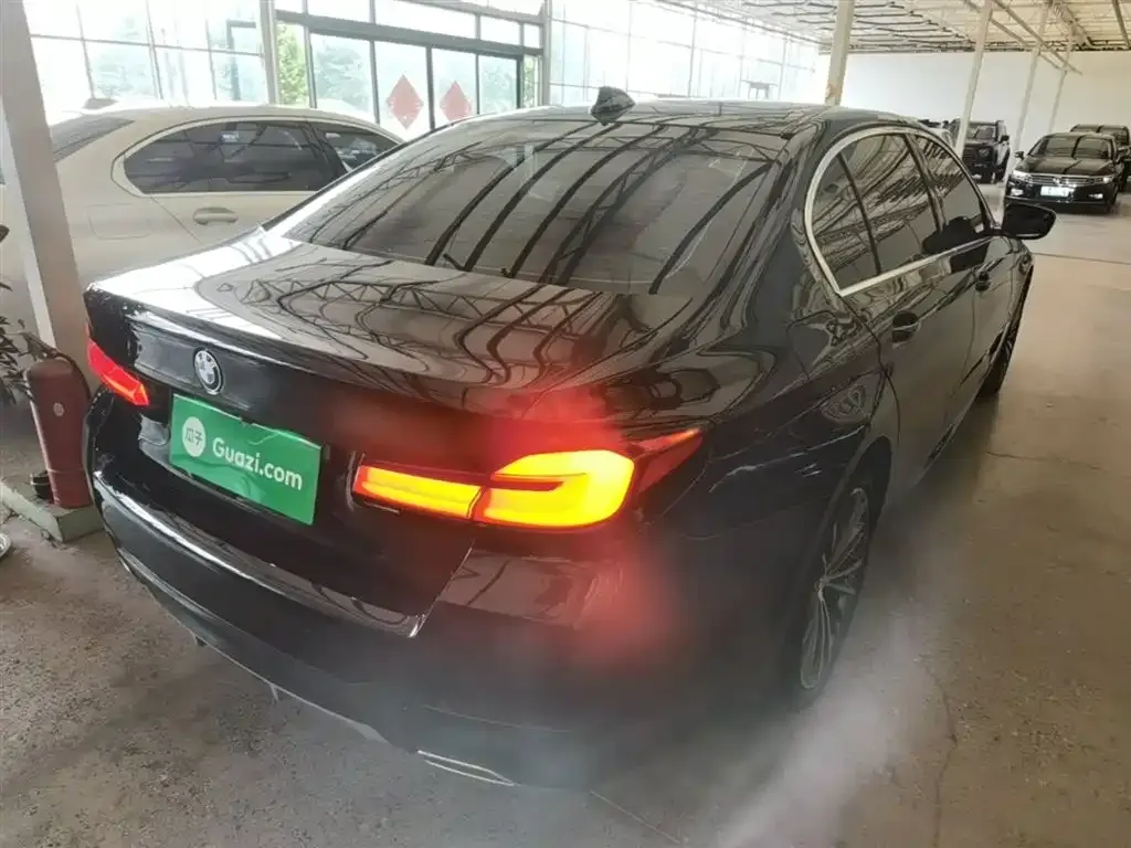 BMW 5 Series — фото 10