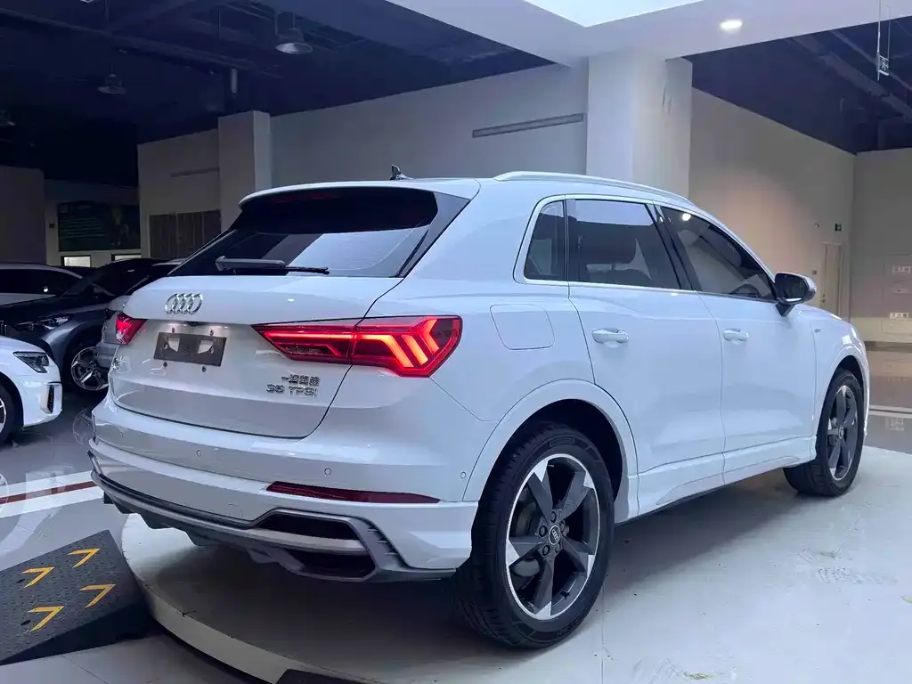 Audi Q3 — фото 5