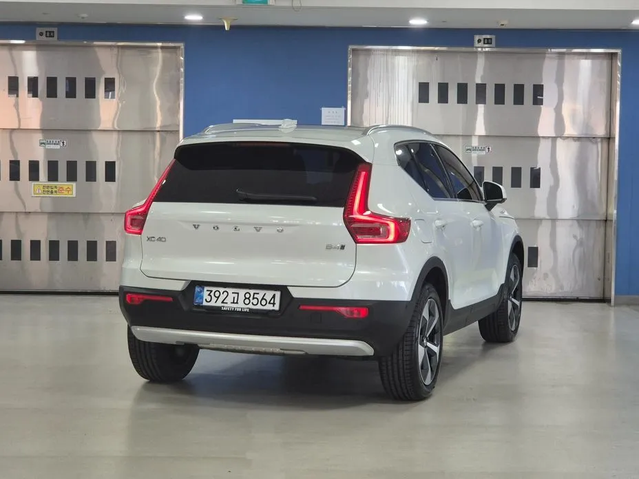 Volvo XC40 — фото 6