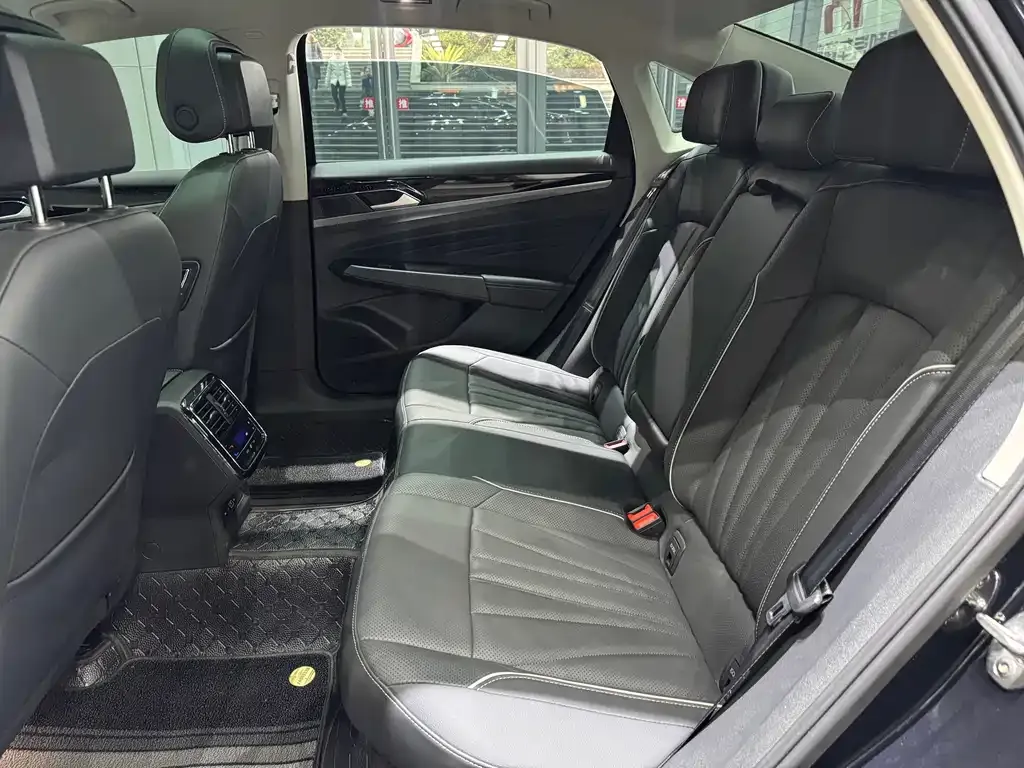 Volkswagen Passat — фото 9
