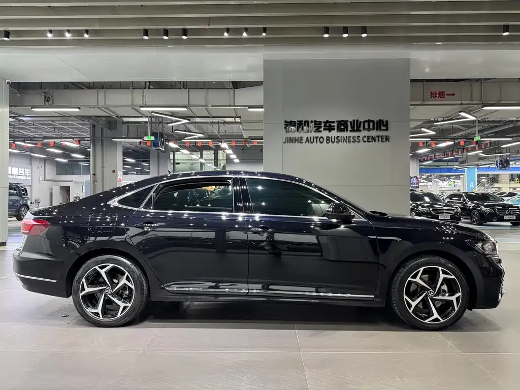 Volkswagen Passat — фото 3