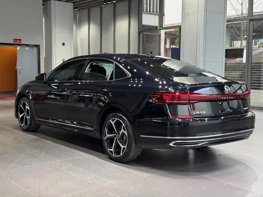 Volkswagen Passat — фото 5