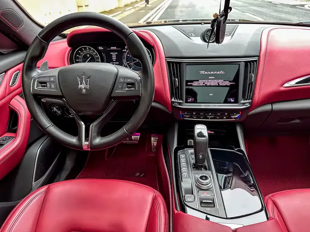 Maserati Levante — фото 2