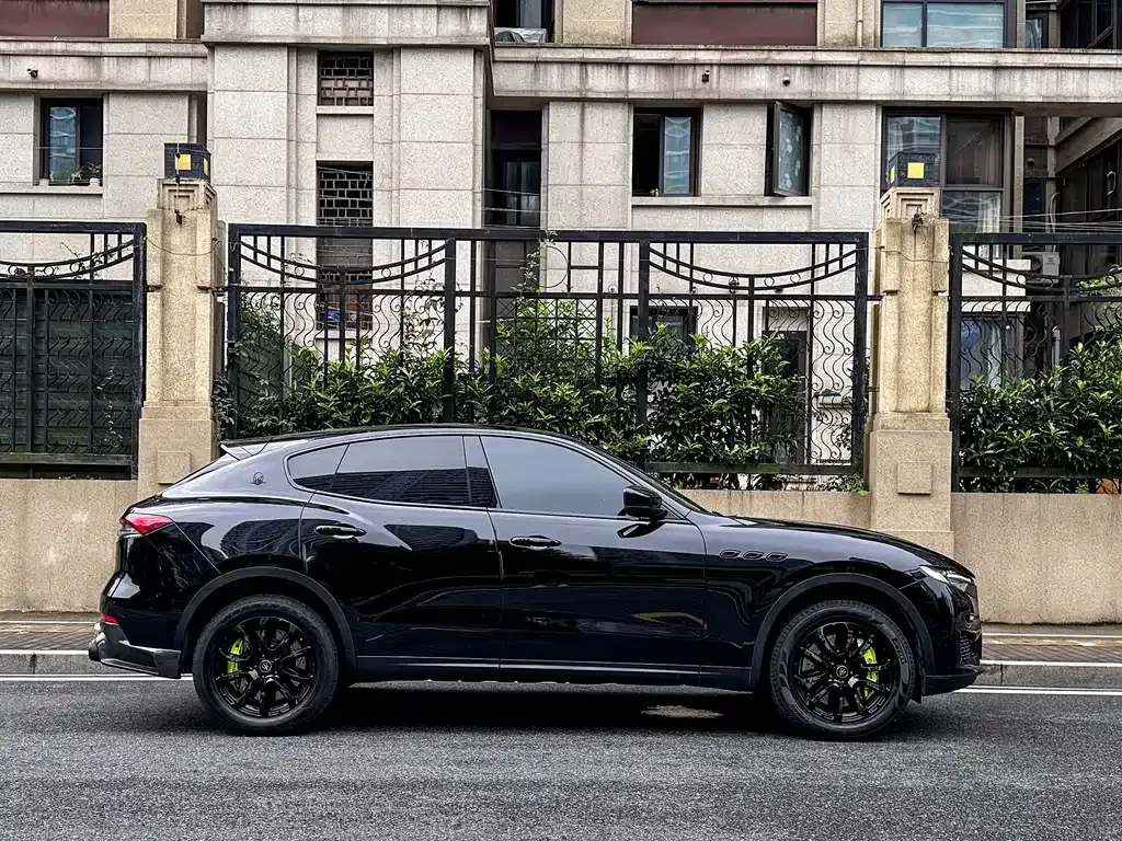 Maserati Levante — фото 8