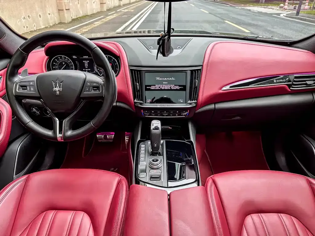 Maserati Levante — фото 7