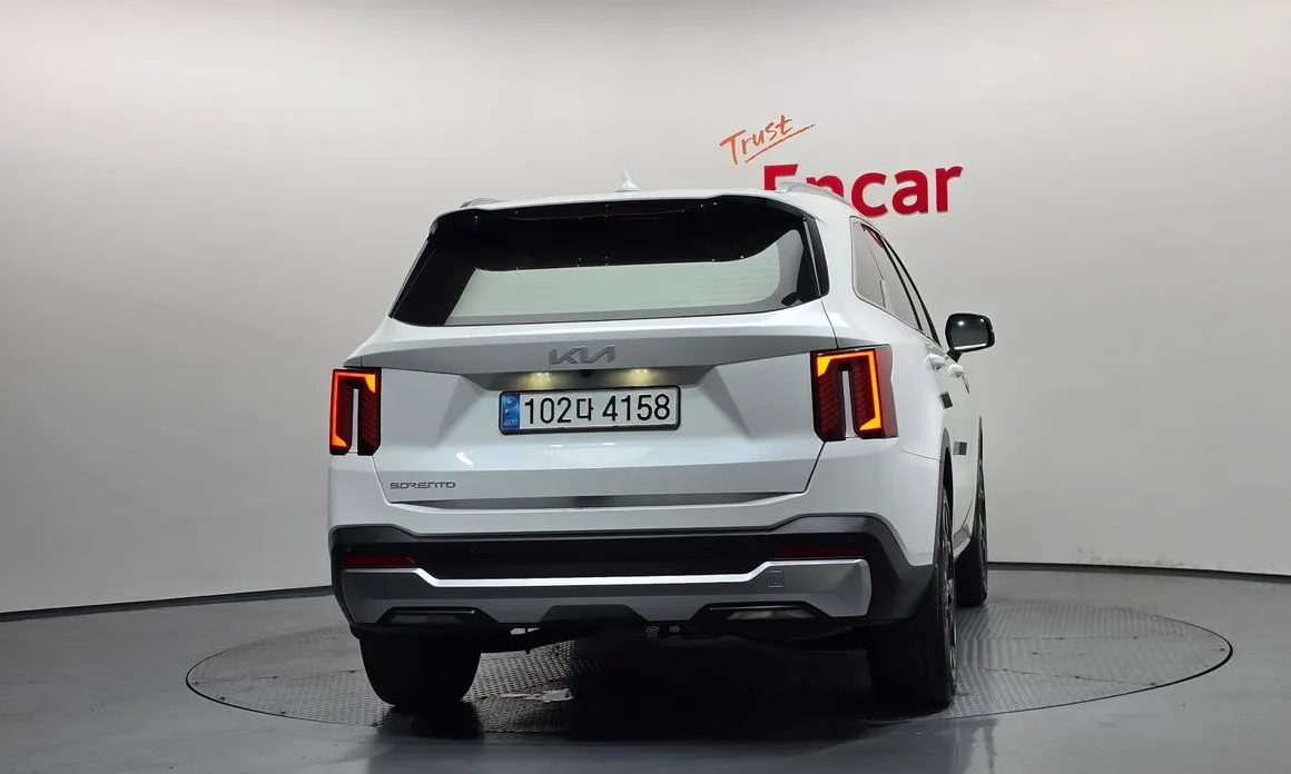 Kia Sorento — фото 9