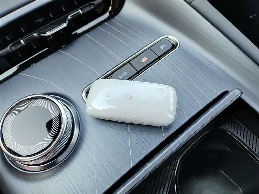 Geely Galaxy E5 — фото 10