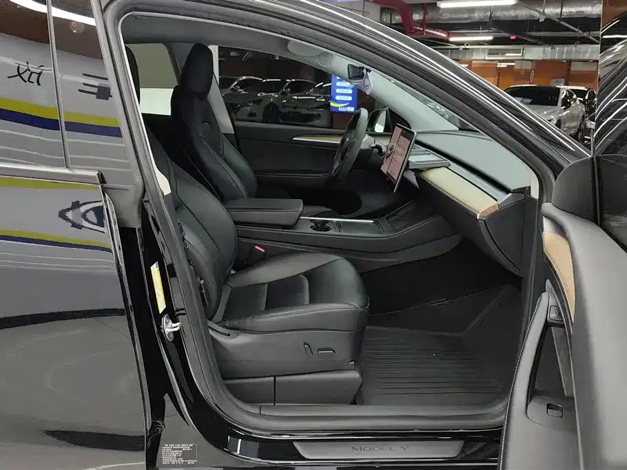 Tesla Model Y — фото 4